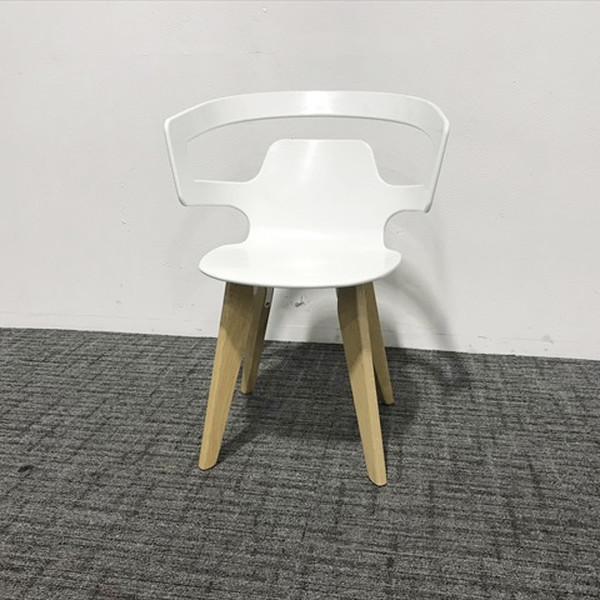 【中古】 ミーティングチェア 肘付 アリアス ホワイト