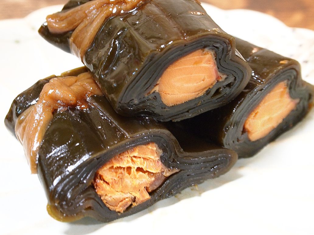 【楽天市場】鮭昆布巻き大（シャケ 昆布 巻き）1本入り巾5cm長20cm厚み2cmボリューム満点：昆布専門店 小倉屋昆布