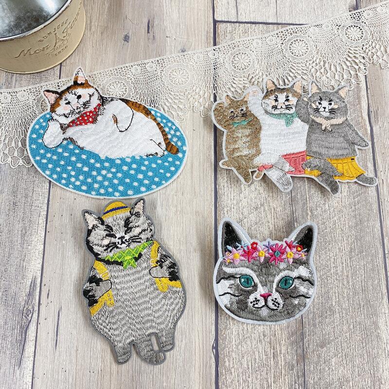 商品見本❗️ダーニング刺繍 猫の刺繍ブローチ ダーニング 猫