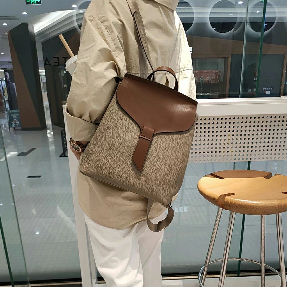 本革 リュック レディース 牛革 バッグ レザー コンパクトリュック 大人 小さめ おしゃれ バック 通勤 革 軽い 柔らかい かばん ビジネスリュック 大容量 女性 リュックサック 通学 軽量 軽い 30代 40代 50代 誕生日 プレゼント ギフト 母の日