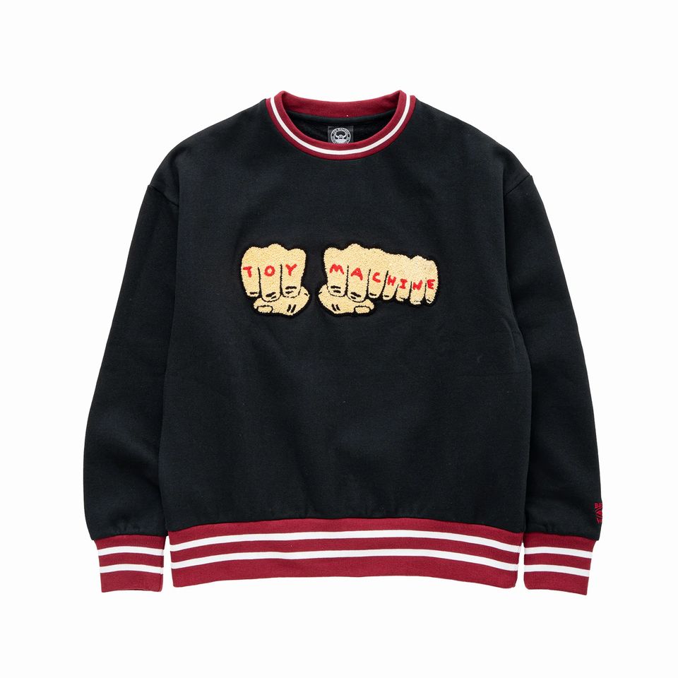 【 TOY MACHINE / FIST CHENILLE EMB SWEAT CREW / BLACK 】  トイマシーン 汗水 調教師 労働者の一団のど首 サガラ  刺しゅう リブライン フィスト 黒いこと 黒 スケボー 滑るゲーム盤