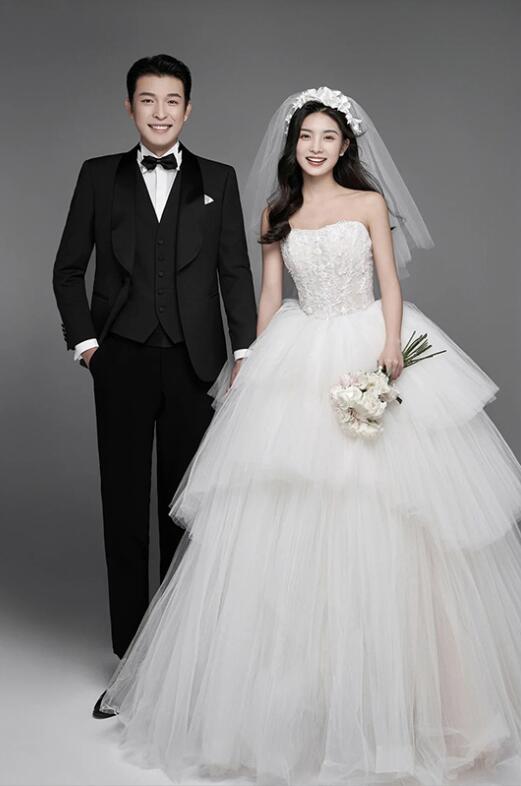 【 送料無料】ウェディングドレス きれいめ フォトウェディング撮影 結婚式ドレス 多重チュール 高級感 可愛い お姫様 花嫁ドレス パーティードレス 成人式ドレス カラードレス コンサート オフショルダー 前撮りドレス 後撮り ロング ワンピース 二次会ドレス 披露宴