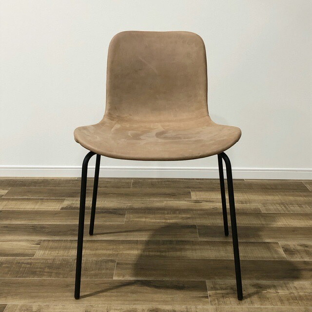 【中古美品】NORR11（ノアイレブン）Langue Chair Soft Steel Black Frame Camel LEATHER OHW(幅500mm 奥行き510mm 高さ780mm 北欧　モダン　シンプル　ダイニングチェア)【YB100ランク】