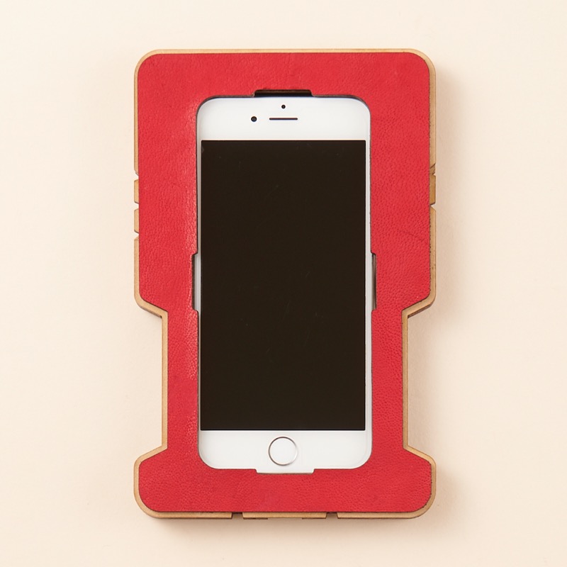 「OJAGA DESIGN」 オジャガデザイン BELINDA ラクダレッド(iPhone11/XR)|OJAGA DESIGN