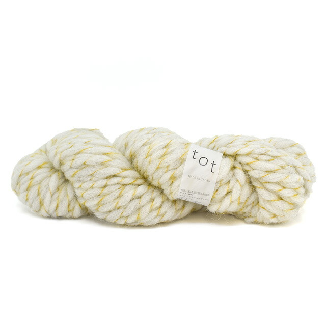 K644⭐︎乳白ぼかし 優美なドレープ イエロー 螺旋模様 和ガラス 糸巻柄 密買東京｜万華鏡の器｜商品概要（蛍手グラス、蛍手深鉢 - 濱岡健太郎 -）