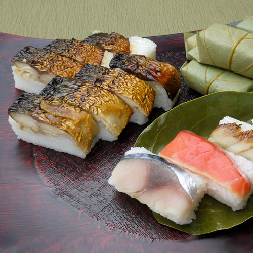 送料無料 産地直送 文久元年創業 平宗 柿の葉ずし4種と棒ずし詰合せ 690g Hrs 503 お中元 父の日 早割 花以外 グルメ お寿司ギフトセット 柿の葉寿司 人気店 有名店 詰め合わせ 惣菜 刺身 おかず 食べ物 帰省 手土産 結婚 出産 新築 退院 快気 内祝い お祝い