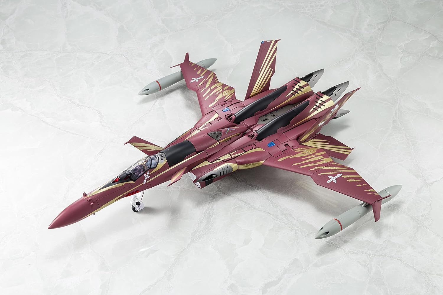 マクロスゼロ 完全変形 SV-51r ノーラ機 1/60スケール 楽天市場】マクロスゼロ 1/60 完全変形SV-51γ ノーラ