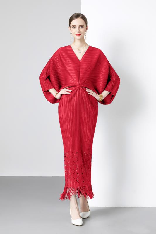 ワンピース レディース ドルマンスリーブ Aライン ロング丈 長袖 Vネック プリーツ加工 フリンジ加工 エレガント きれいめ 通勤 普段使い ポリエステル 深緑 赤 黒 秋冬 シック 高級感 上品 ゆったり シルエット おしゃれ