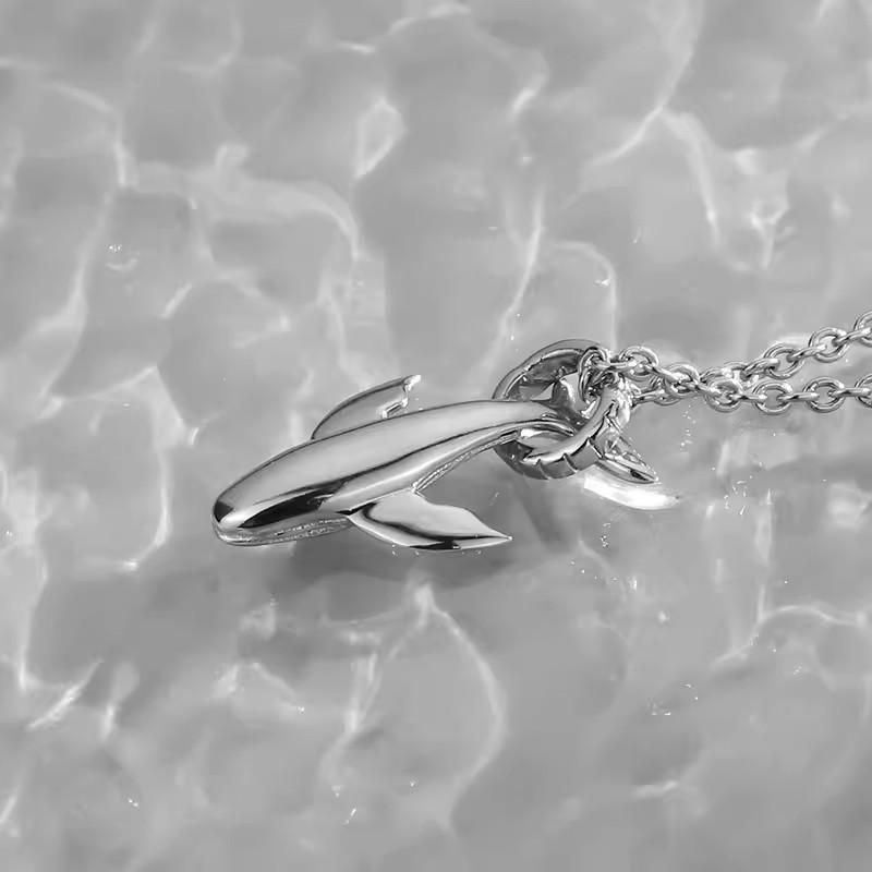 ネックレス メンズ シルバー ジュエリー アクセサリー シルバーアクセサリー 鯨 クジラ 鏡面仕上げ 研磨 鏡面 鎖 十字チェーン レザー調 ロープ 黒 ブラック カジュアル ロック 個性的 普段使い 通学 デート ギフト｜櫻花舎店 8,891円