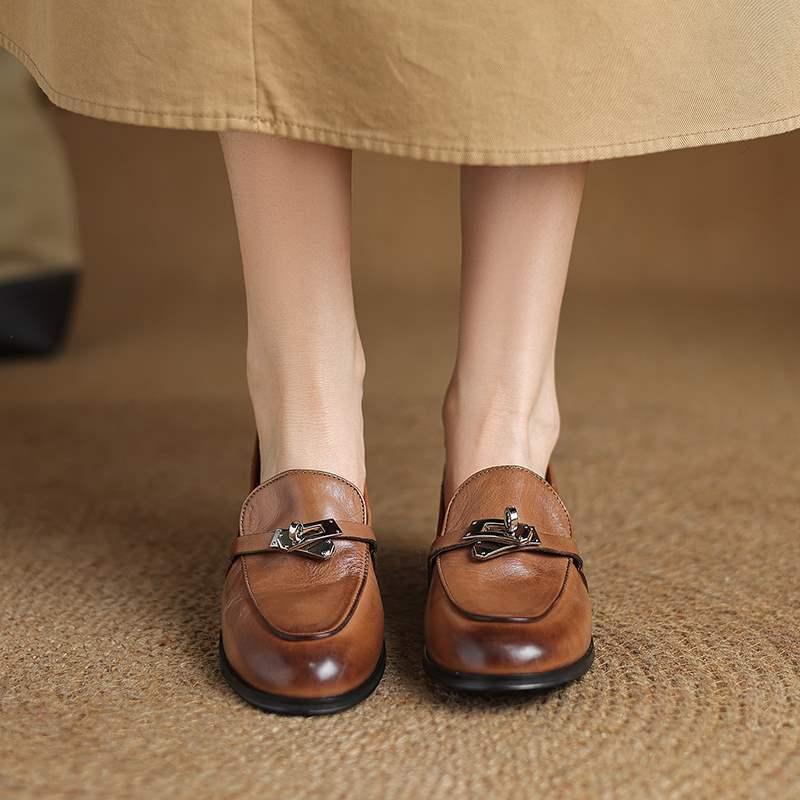 置き目毛皮 レディース パンプス チャンキーヒール 太踵 一方ならずない 履き分かりやすい スリッポン ラウンドトゥ なめし革 なめし革 心地好い 普段使い走り 通い フォーマル 今めかしい 愛くるしげ 飾り気の無い レトロ スピード競技引き上げるなし 黒いこと 駱駝 赤いこと 春 秋