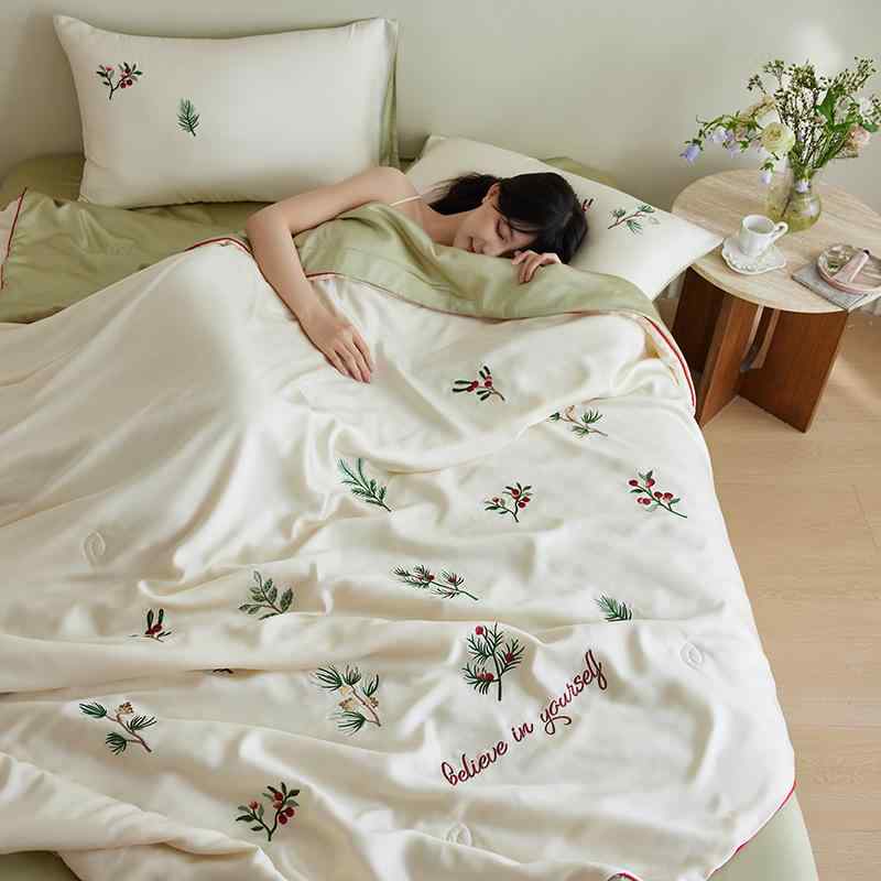 夏布団 レディース メンズ 人絹 什独居室 四点書き割り 薄っぺら 掛け布団 肌掛け布団 敷き布 ボックス席敷き布 反応性印染 刺しゅう 軽さ パステル色の 人となり 刷り上げる 涼感 洗える 吸湿 通気性 寝具書き割り さらさら 普段使い走り 愛くるしげ 今めかしい