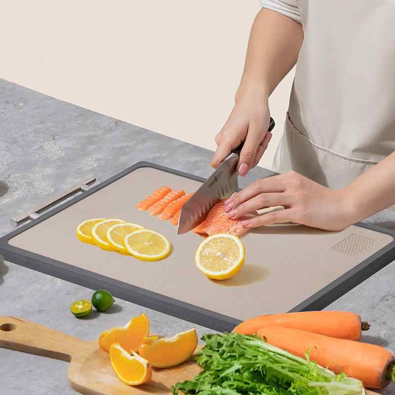 まな板  防真菌 双方向当て嵌める チタン 唐きび衣料繊維 両面 持ち手 上滑り打ち切り 軽さ 耐久性 普段使い走り 御厨子所 御厨子所 備品 物の具 真四角 まっ四角 パウダーコンパクト もの堅い 緑であること