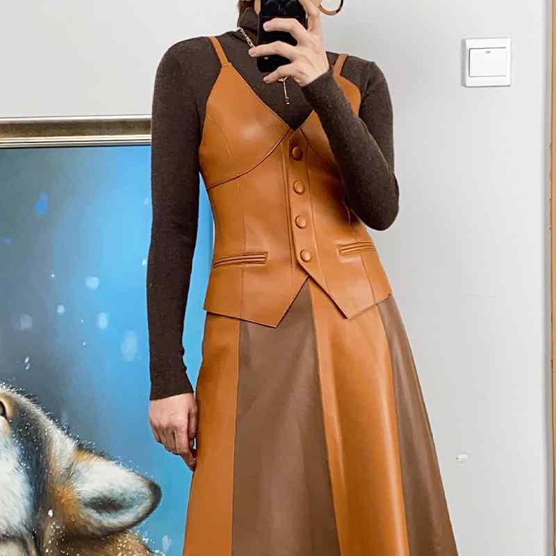 ベスト レディース 羊革 レザー 真皮 ノースリーブ トップス ジレ ショート丈 Vネック 前開き アウター 革 チョッキ ジャケット 通勤 普段使い 上品 カジュアル 羽織り 無地 シンプル ボタン ブラック ダークブラウン カーキ 春秋|櫻花舎店