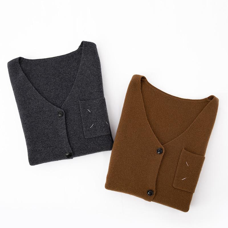 ベスト レディース ニットベスト ジレ チョッキ 前開き トップス 事務服 アウター 重ね着 レイヤード ノースリーブ セーター Ｖネック シングル ボタン 伸縮性 カジュアル 普段使い 通勤 秋冬 ゆったり チャコール グレー キャラメル｜櫻花舎店