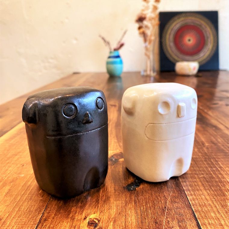 シーサー マンション デザイン 白黒 14 中サイズ 置物 玄関 販売 新築祝い ミニ かわいい 送料無料 モダンシーサー 風水グッズ インテリア Redefiningrefuge Org