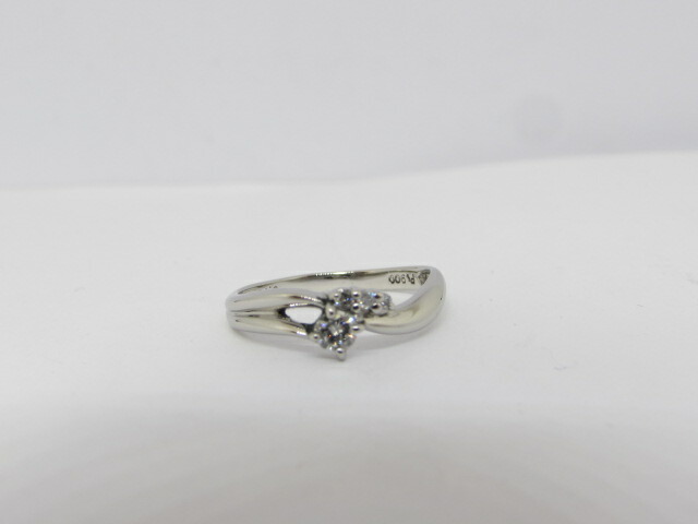 Pt900　ダイヤ入りデザインリング【中古】
