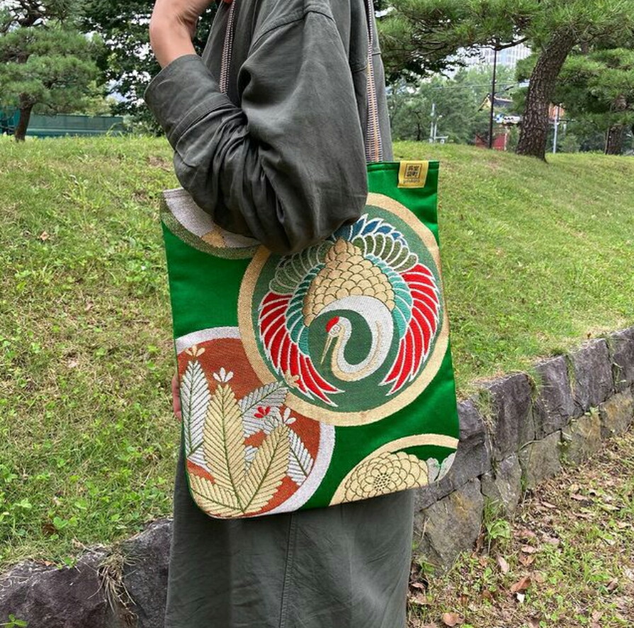 楽天市場】アンティーク着物トートバッグ 呉袋(刺しゅう柄