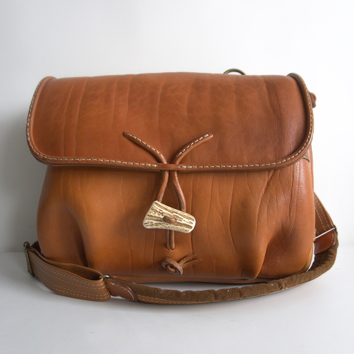 楽天市場】レザーメッセンジャーバッグ HARVARD[L]-18548