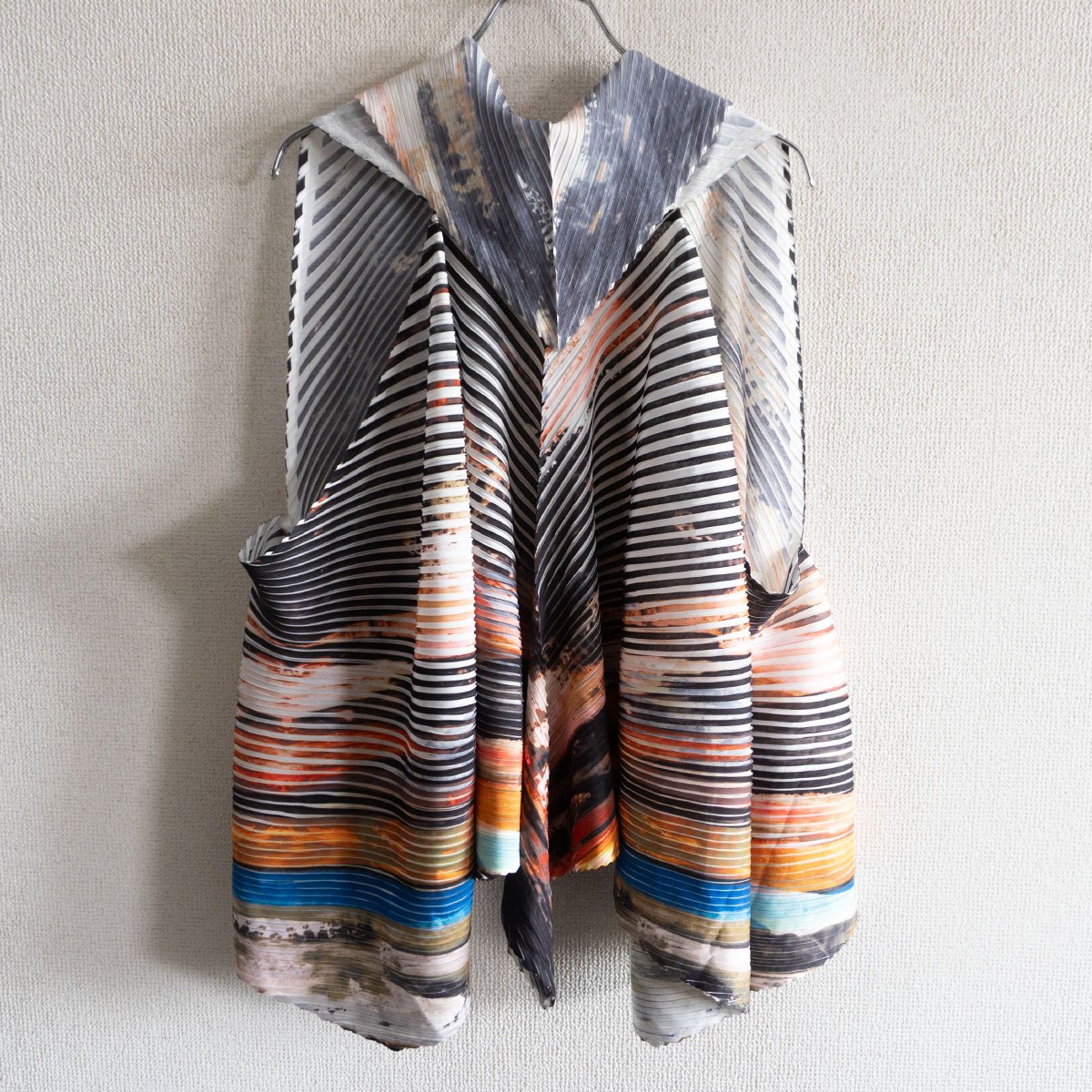 送料無料】【美品】ISSEY MIYAKE【プリーツ 変形 トップス】イッセイ