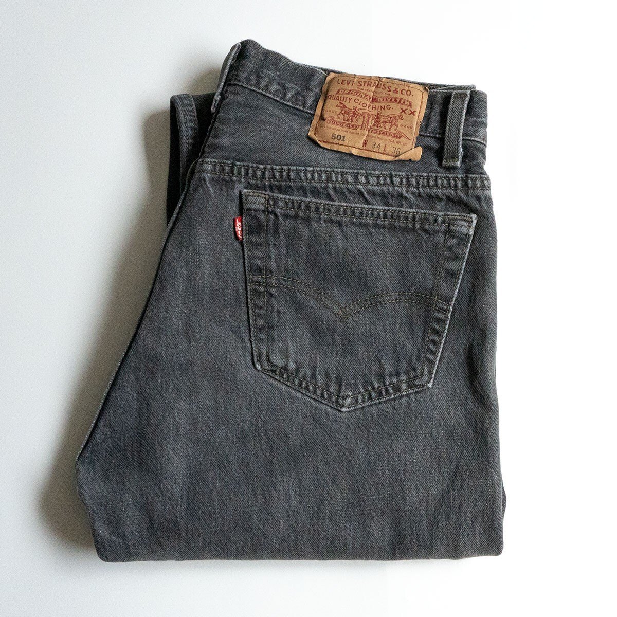 【先染め/佇まい威風堂々たる】 LEVI\u0027S 【90s/501 黒いことジーンズ ジーンズズボン下】34×36 リーヴァイズジーンズ 亜米利加製 wl 25070178