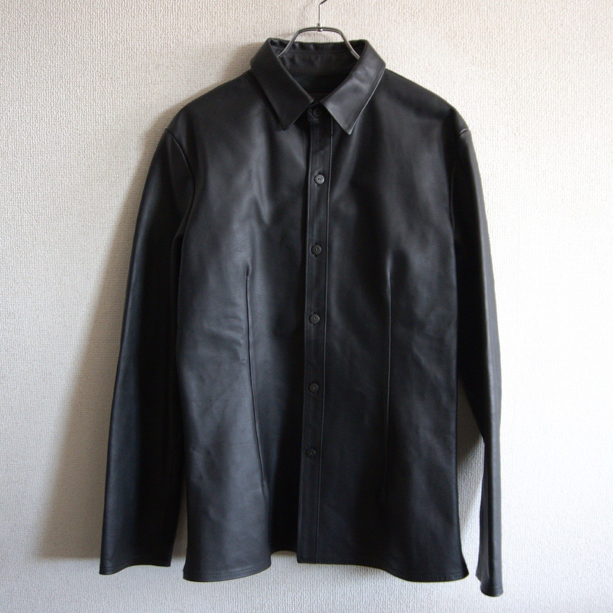 【美品】ISAMU KATAYAMA BACKLASH【インドカーフ なめし革 プルオーバー】3 イサムカタヤマ うしろ側混雑時 黒いこと 26050711
