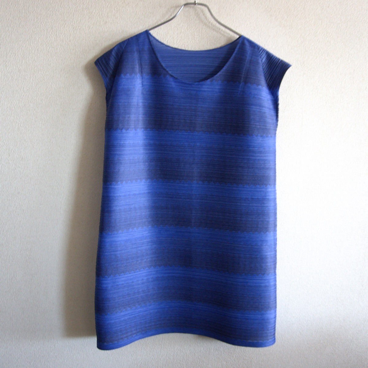 【美品】 PLEATS PLEASE【横筋目 衣装】 筋目プリーズ ISSEY MIYAKE イッセイミヤケ 26050721