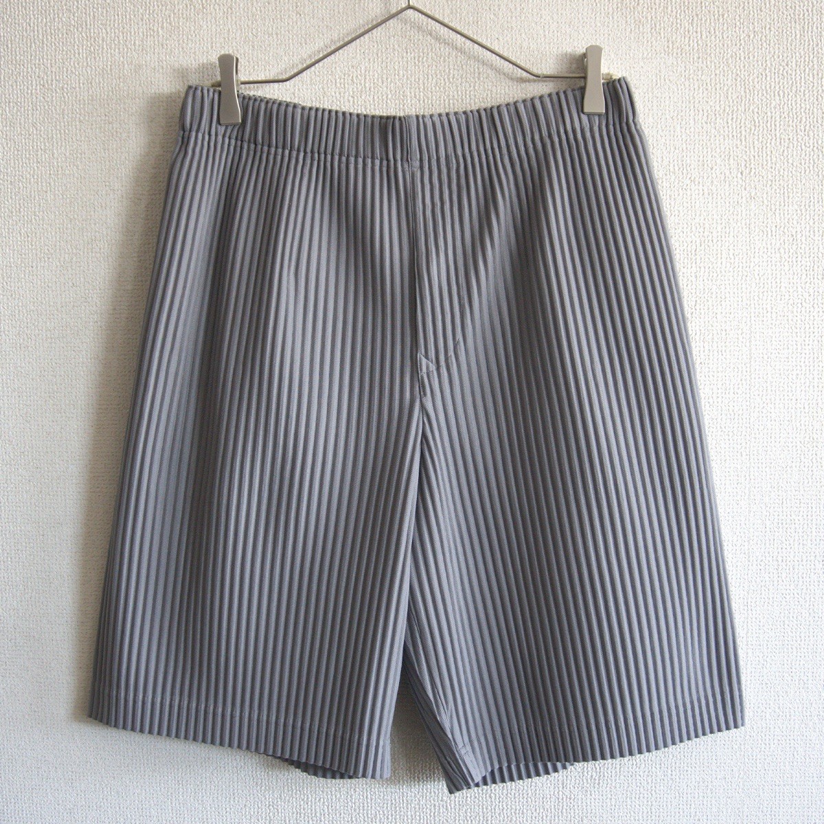 【美品】 HOMME PLISSE ISSEY MIYAKE【筋目 遊撃手 ズボン下】3 薄墨色 オムプリッセ イッセイミヤケ 26050759