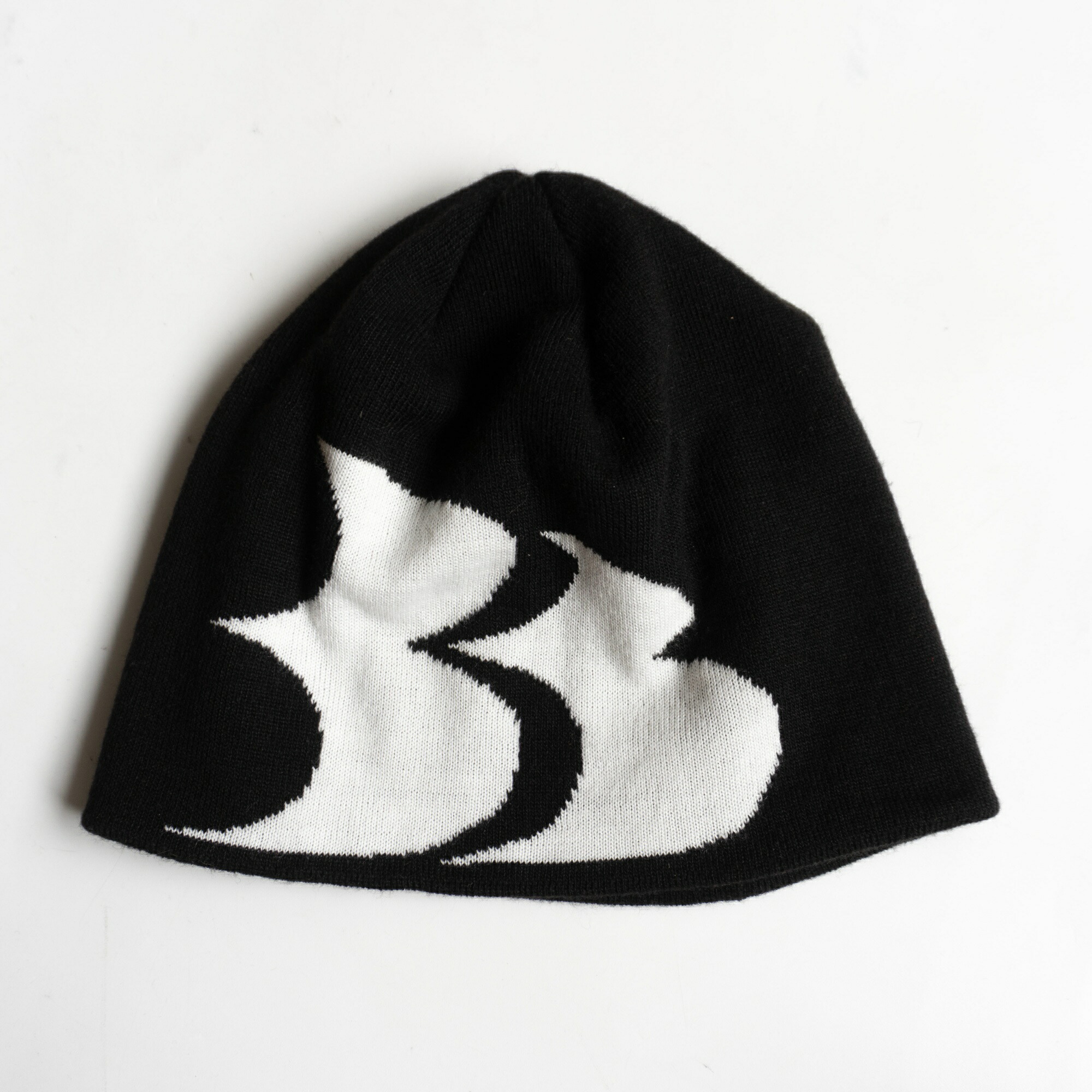 【美品】basicks 【BEANIE】 ベイシックス ビーニー 編み物旗がしら 26060217