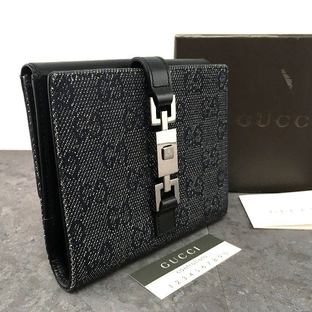【中古】 貨物輸送込み！ 美品 GUCCI パウダーコンパクト紙入れ 05474 ジャッキー ジーンズ 黒いこと しろがね色 W引っ掛かり紙入れ 39