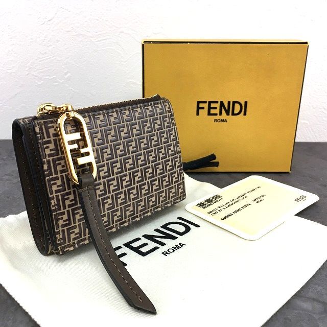 送料込み！ 極美品 FENDI コンパクトウォレット ズッカ 176 楽天市場】◇ミウラ◇フェンディ FENDI ズッカ コンパクトウォレット
