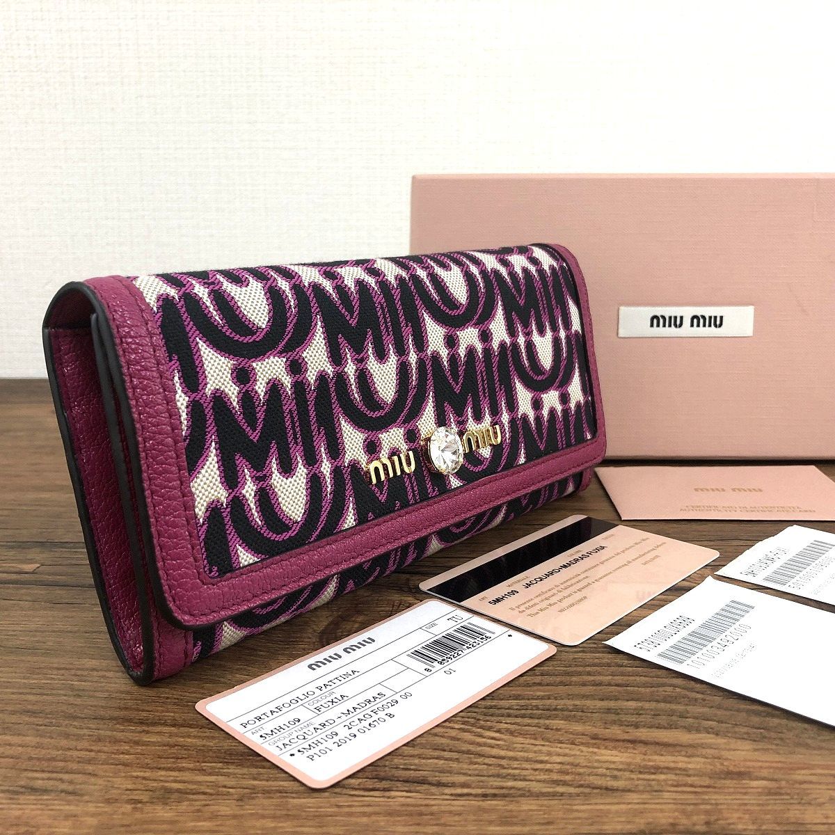 【中古】 貨物輸送込み！ 未当て嵌める品 MIUMIU 長紙入れ 5MH109 サクラ色 水晶 箱付き添い人 ☆差し上げ物にも☆ 335