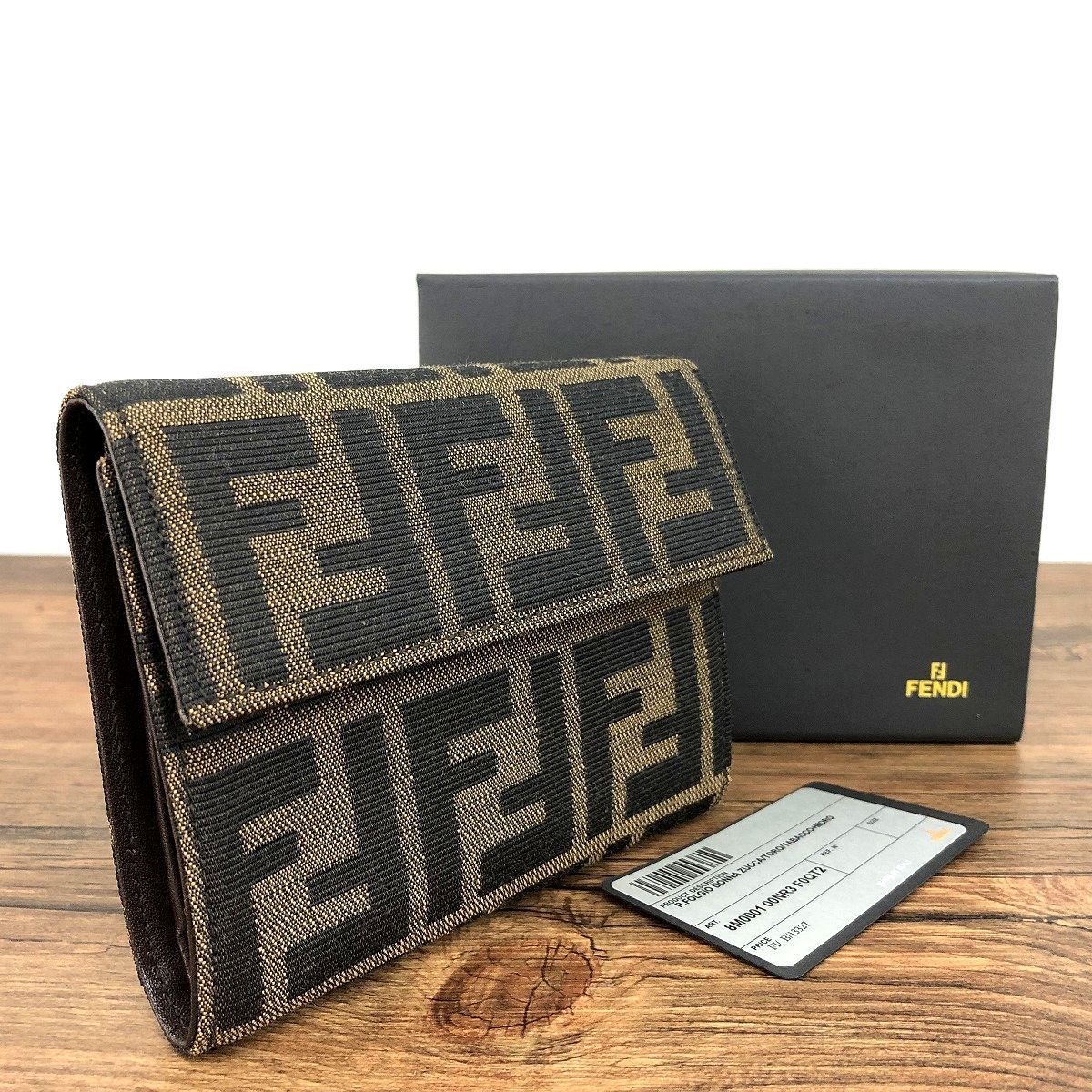 ✨未使用に近い✨　FENDI ミニ財布　ズッカ　ズッキーノ　バゲット　三つ折り ✨極美品✨ FENDI ミニ財布 ハーフムーン ズッカ ズッキーノ