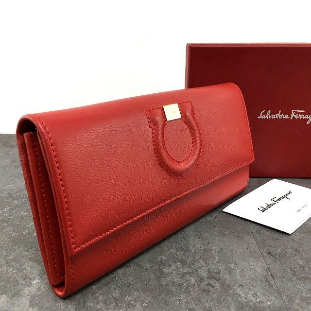 【中古】 貨物輸送込み！ 未当てはめる品 Salvatore Ferragamo 長紙入れ 22-C827 赤いこと なめし革 ガンチーニ 箱付き添い人 26