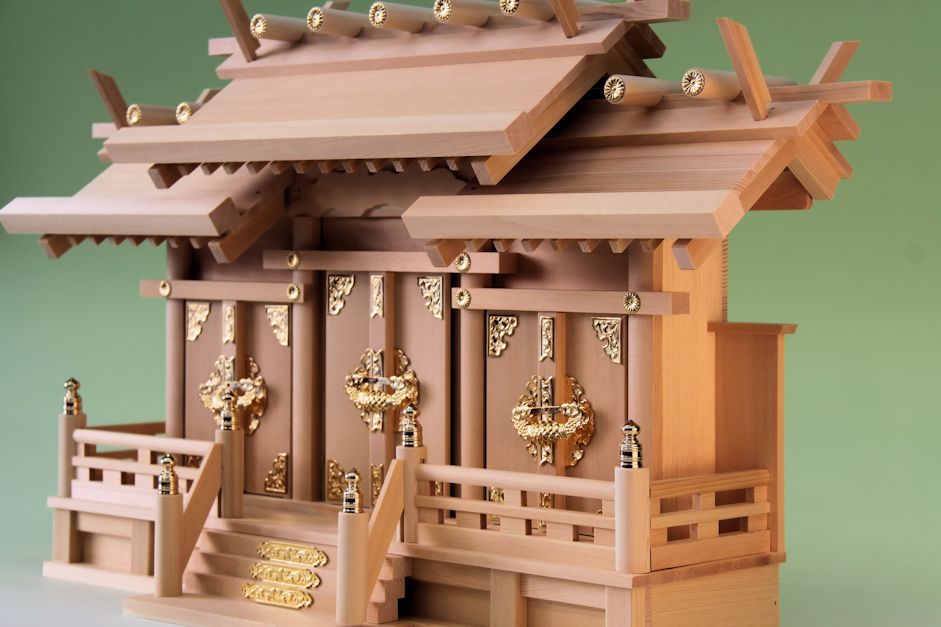 神棚 三神殿 出雲三社 金具 中型号 大屋根懸隔三社 おまかせ仕事場 Wikiimpact Com