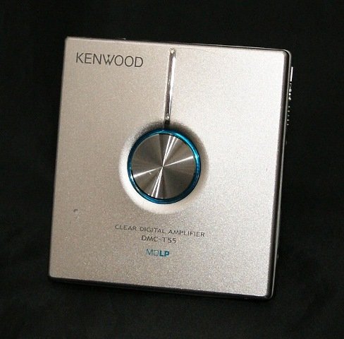 【中古】「人並み外れたに好いたらしい」KENWOOD ケンウッド DMC-T55-S しろがね色 携帯型MD電気蓄音機 MDLP相応う （MD生まれ変わり専用機/MDウォークマン）