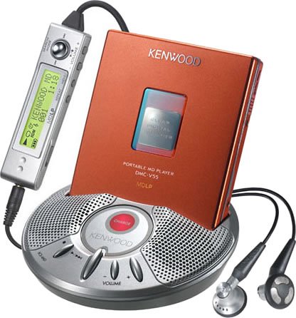 【中古】「人並み外れたに好いたらしい」KENWOOD DMC-V55-R 携帯型MD電気蓄音機 赤いこと