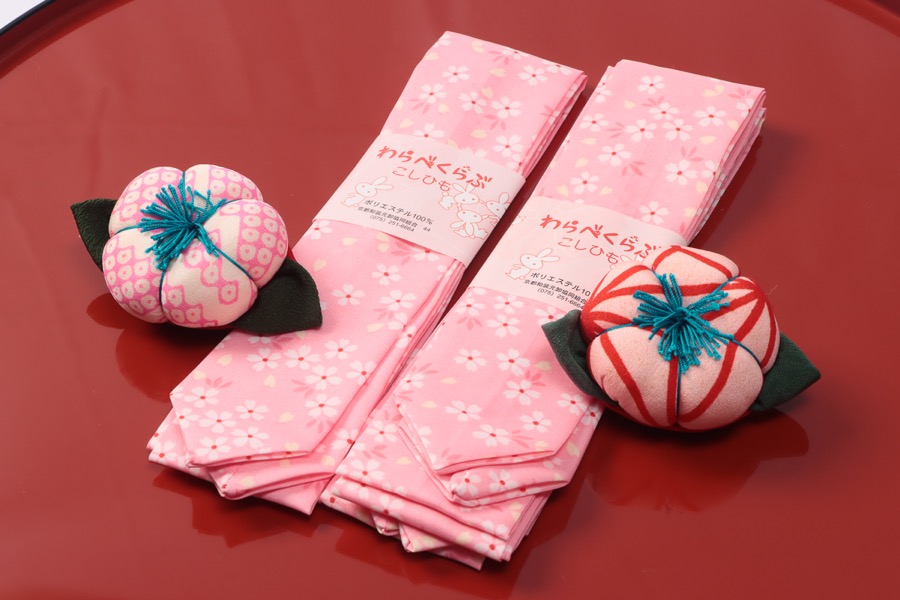 楽天市場 七五三 腰紐 さくら柄 女の子用腰紐 小物 ピンク 洗えるポリエステル ピンク 子供用 腰紐 短め 女の子 子供用 七五三 着物 和装 3歳 7歳 女の子 和柄 キッズ 女の子 ガールズ 子供用 女児 七五三 おひな祭り お正月 日本製 和装小物 可愛い きもの おみたてや