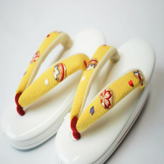 七五三 草履 毬の刺繍 鼻緒 衿秀 四つ身 十三参り 白台 履物 女の子 子供用 履き物 七五三 着物 和装 3歳 7歳 女の子 和柄 草履 履物 キッズ 女の子 ガールズ 子供用 女児 七五三 おひな祭り お正月 日本製 和装小物 可愛い