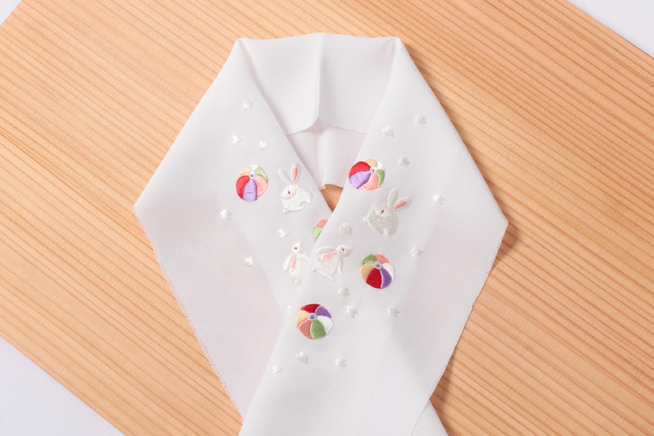 和装 正絹 白 おひな祭り お正月 刺繍 半襟 かわいい 半衿 女の子 正絹 白地 七五三 衿秀 ピンク 半襟 半衿 刺しゅう 正絹半衿 半襟 絹100 白 着物 和装 3歳 7歳 女の子 首元 襟 古典 正絹 女の子