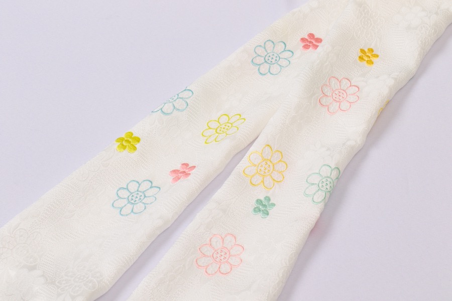 花 刺しゅう 帯揚げ 正絹 地紋 モダン 和小物さくら 着物 刺繍 帯揚 名古屋帯 袋帯 おしゃれ カジュアル 母の日 還暦祝い 帯揚げ おしゃれ コーディネート 和服 和装 袷 単衣 付下げ 小紋 和服 和装 着付け小物 帯あげ 和装小物 カジュアル 紬