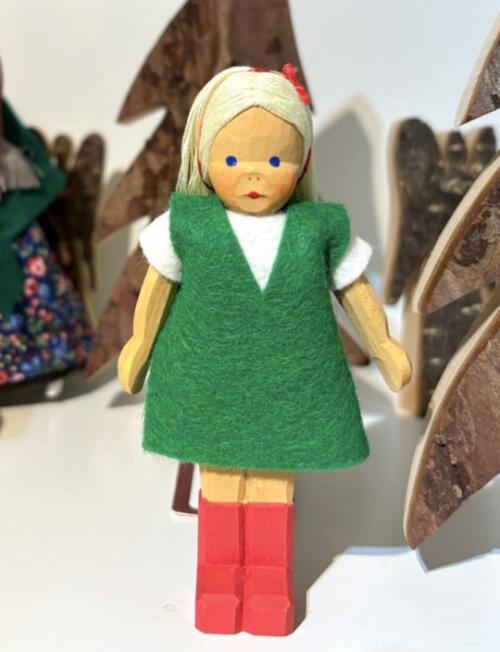 楽天市場】【ハーン社】ドールハウス人形女の子 : りとるまみい［木の