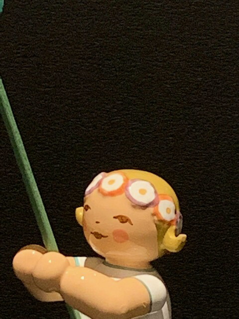 エルツ地方ミニチュアシリーズクローバーを持つ女の子【送料無料】ヴェント&キューン工房Wendt&Kuhnザイフェン