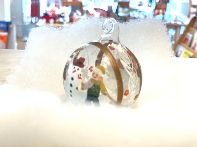 ガラス玉オーナメント雪遊びをする子どもたち5cmクリスマスツリーオーナメントPETERPRIEESオーストリア製
