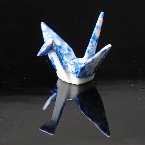 楽天市場 折り紙鶴 箸置き ブルーフラワー 食卓小物 土産 箸置き 銅版絵付け 美濃焼 岐阜県 おもてなし考房