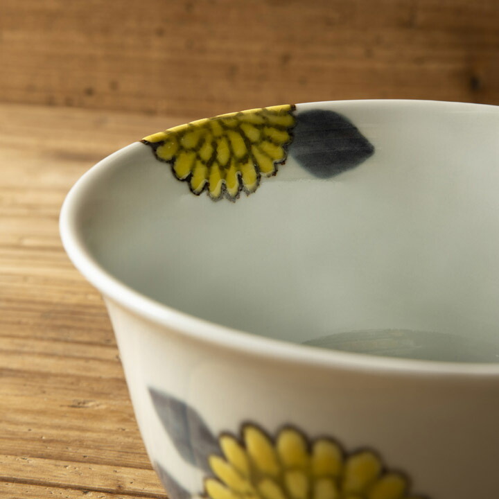 九谷焼 徳永遊心 色絵菊 どんぶり 丼 ボウル 深皿 鉢 徳永遊心窯 色絵菊 5.5寸丼 - 作家ものの器と生活雑貨 on-la-cru