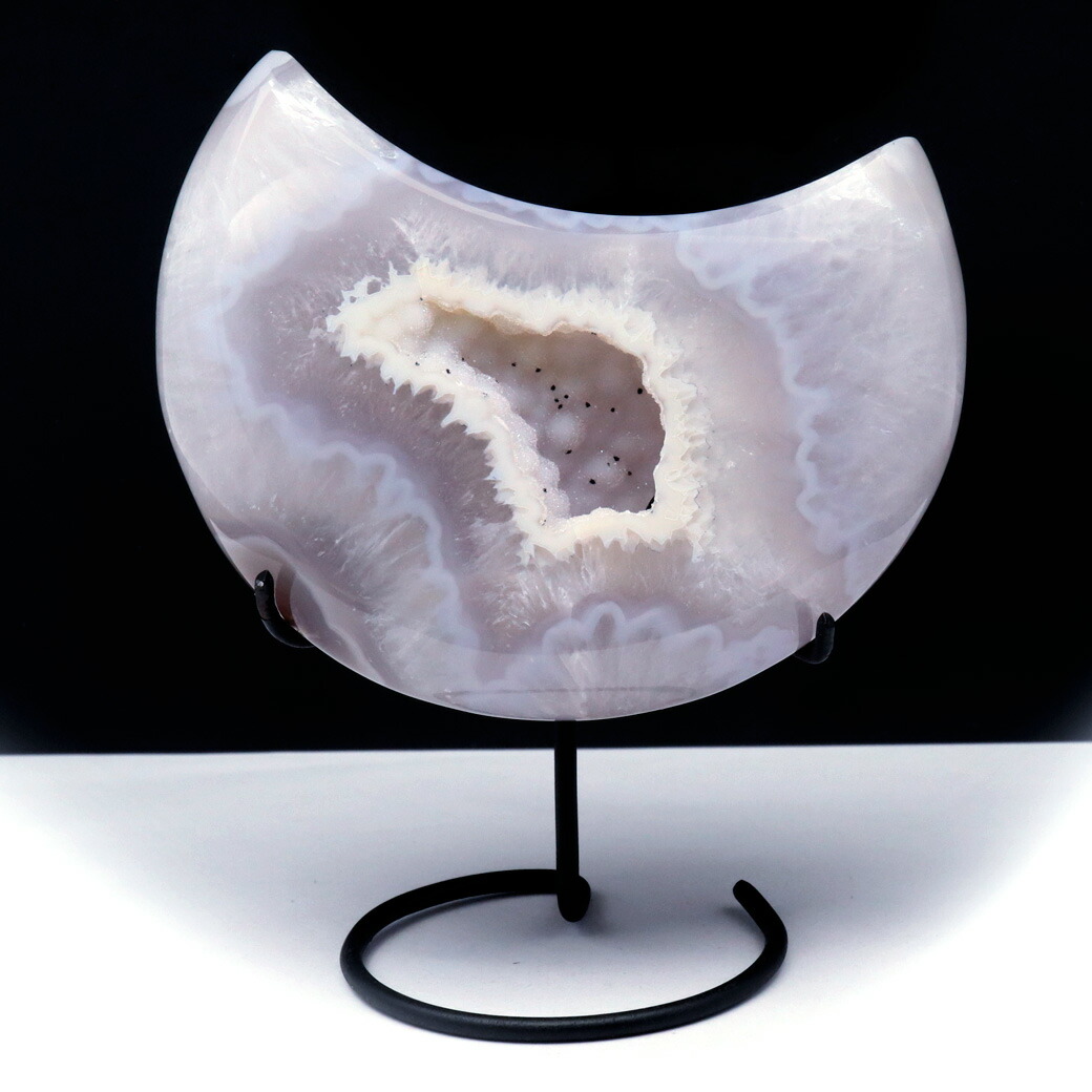 楽天市場】メノウ 月型 台付き 置き物 ブラジル産 アゲート 197g 瑪瑙