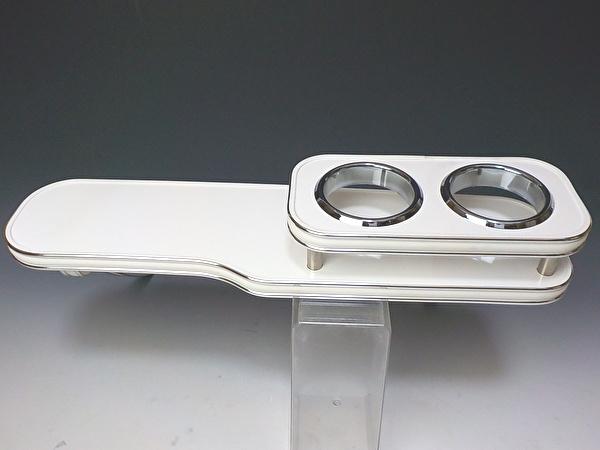 【売り切り! お買い得】ミラジーノ後期 フロントテーブル　ホワイト　 WHｘシルバー カスタム カスタムパーツ 車内収納 高級感 インテリア性 ドリンクホルダー 日本製 自社製作 職人仕上げ カー用品｜one creation
