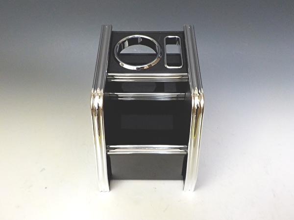 10%OFFクーポン配布中！ 【売り切り! お買い得】10系カローラクロス（21/9～）ガソリン車 セカンドカップホルダー　ブラック　BKｘフルメッキ カスタム カスタムパーツ 車内収納 高級感 インテリア性 ドリンクホルダー 日本製 自社製作 職人仕上げ