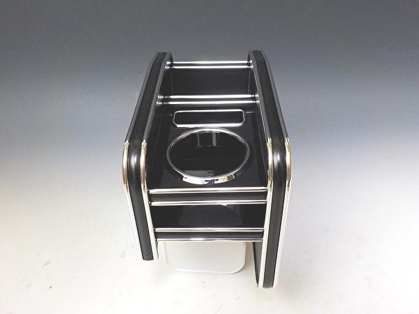 【売り切り! お買い得】デリカミニ (23/5～)　フロントセンターカップホルダー　　ブラック　BKｘシルバー カスタム カスタムパーツ 車内収納 高級感 インテリア性 ドリンクホルダー 日本製 自社製作 職人仕上げ カー用品｜one creation