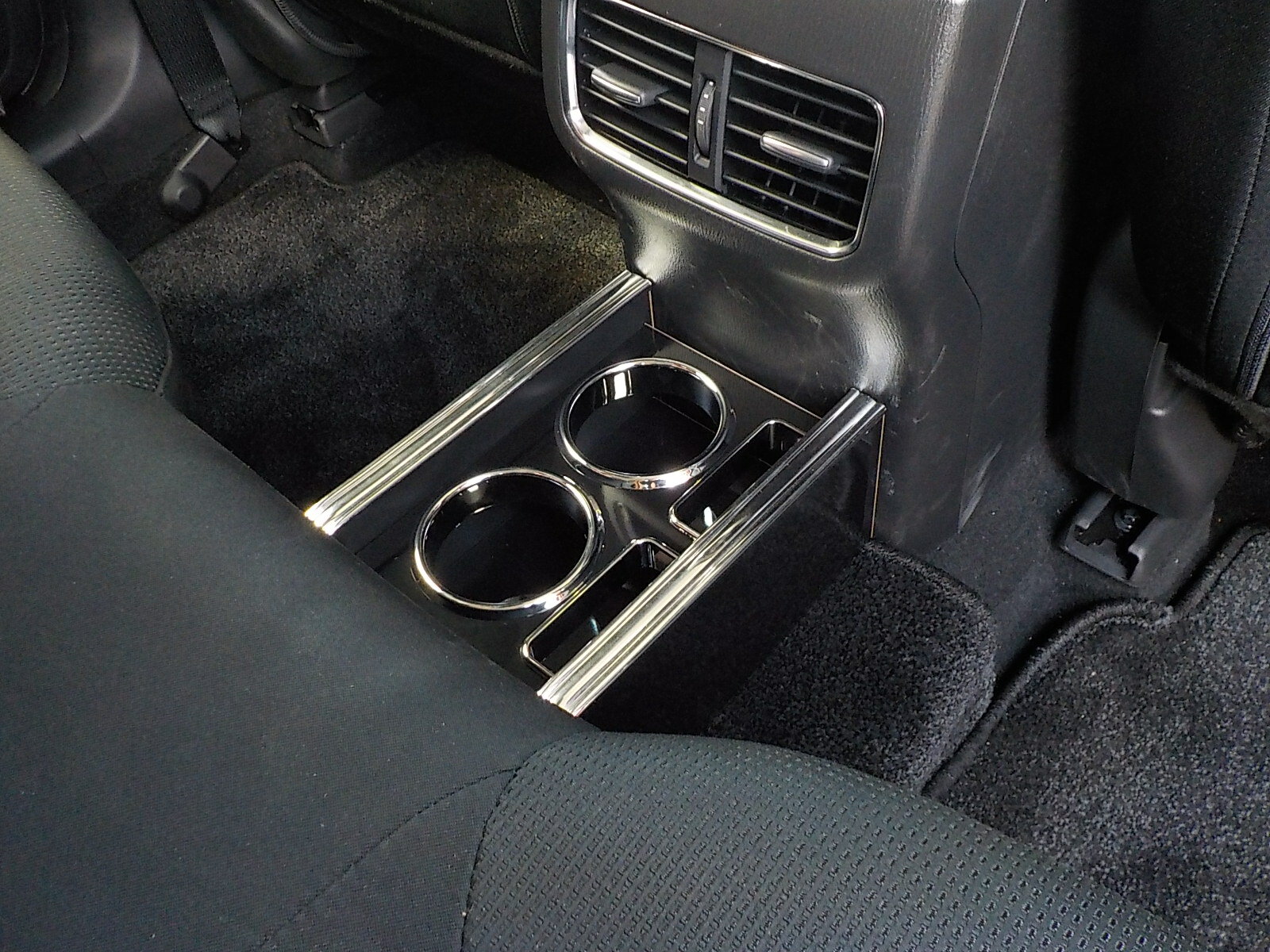 3色から選べる CX-5 (16/12～) セカンド用カップホルダー カスタム カスタムパーツ 車内収納 高級感 インテリア性 ドリンクホルダー 日本製 自社製作 職人仕上げ カー用品